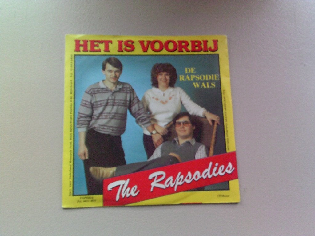 The Rapsodies - Het Is Voorbij / De Rapsodie Wals ( 1982 ), 7 inch, Ophalen of Verzenden, Zo goed als nieuw, Levenslied of Smartlap
