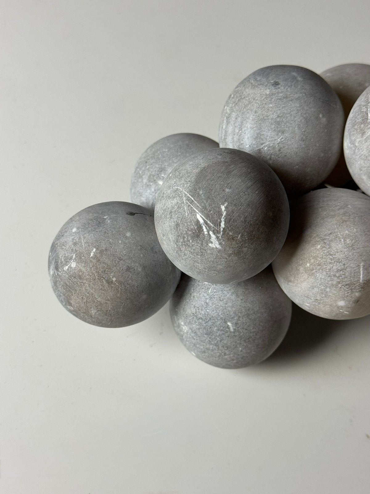 Druiventros Alabaster Grijs, Ophalen