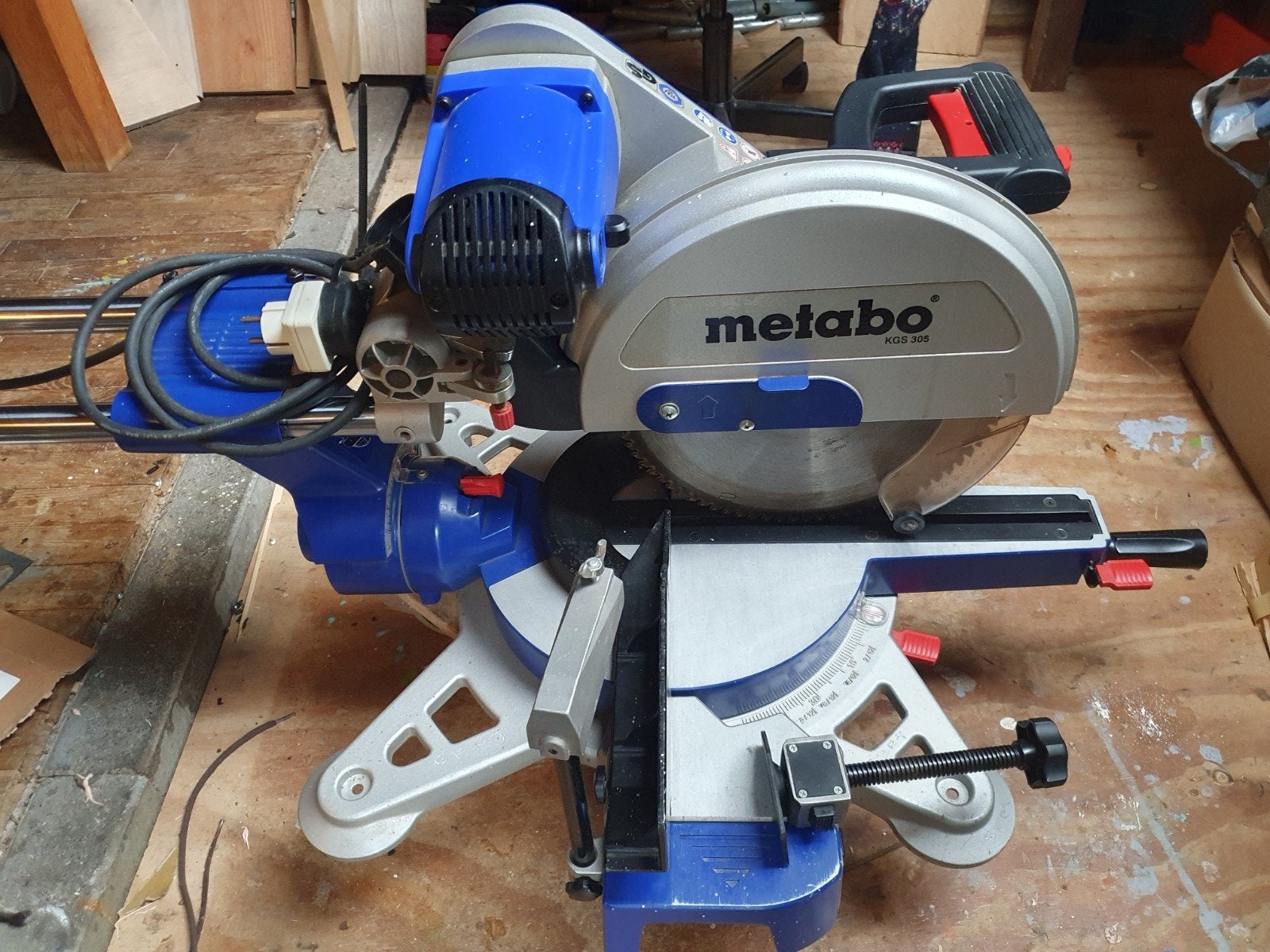 Mooie metabo afkortzaag met onderstel, Doe-het-zelf en Verbouw, Ophalen, Gebruikt, 70 mm of meer, Afkortzaag