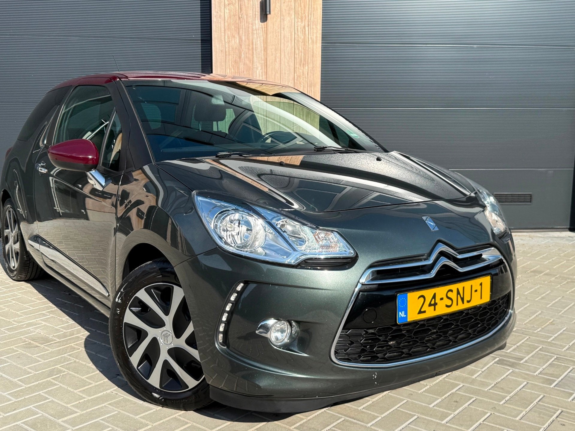 Citroen DS3 1.6 e-HDi So Chic (bj 10-2011) CLIMA|PARKSENSOR|, Auto's, Voorwielaandrijving, Euro 5, Gebruikt, Zwart