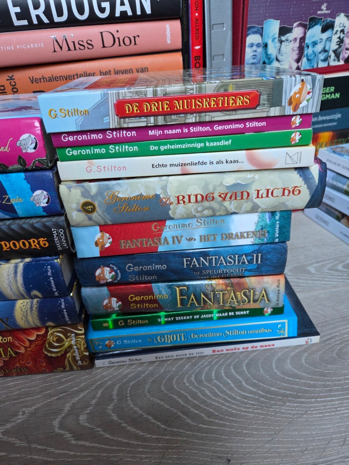 Geronimo Stilton + Thea Stilton boeken, Boeken, Ophalen of Verzenden, Zo goed als nieuw