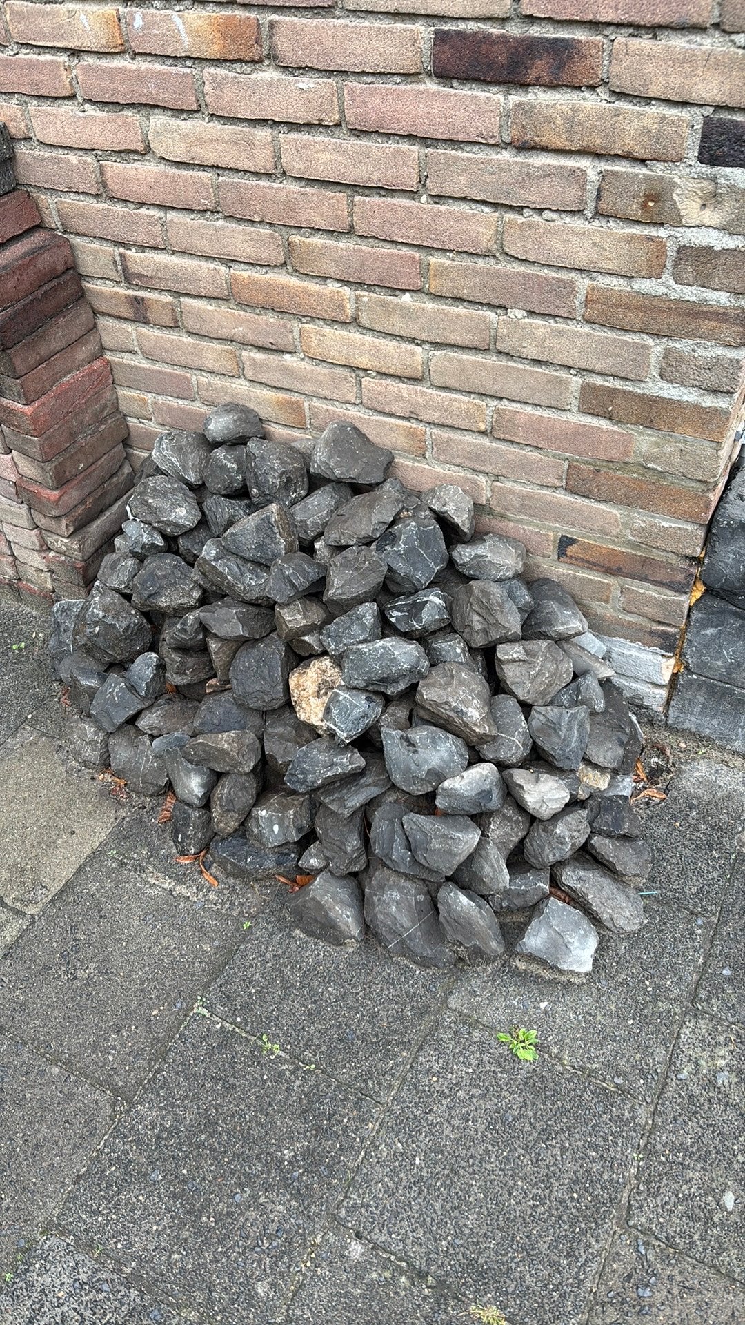 Vijverstenen en/of kinderkoppen, Tuin en Terras, Ophalen, Gebruikt, Graniet, Antraciet