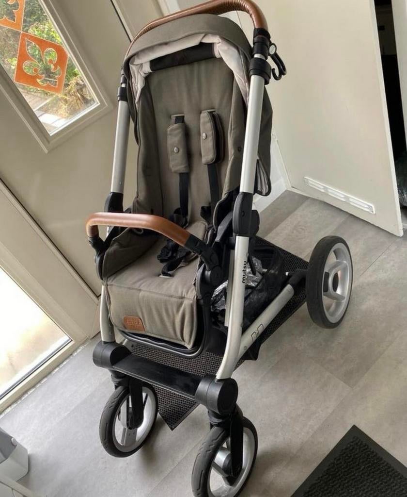 Mutsy kinderwagen met reiswieg, regenhoezen en paraplu, Gebruikt, Ophalen of Verzenden, Combiwagen, Met reiswieg