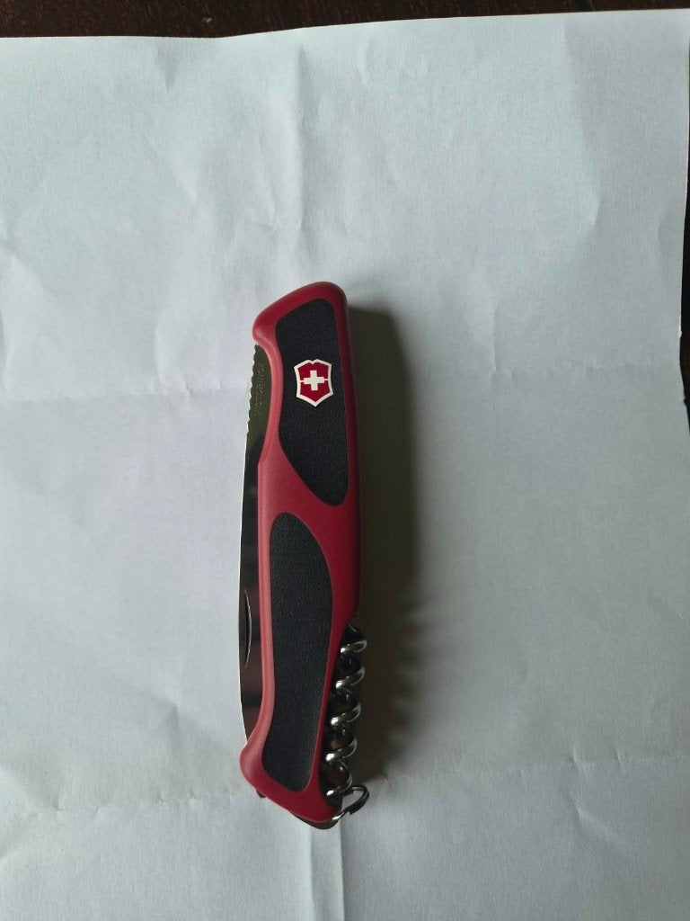 Victorinox Outrider 0.8513 rood 111 mm, Ophalen of Verzenden, Nieuw