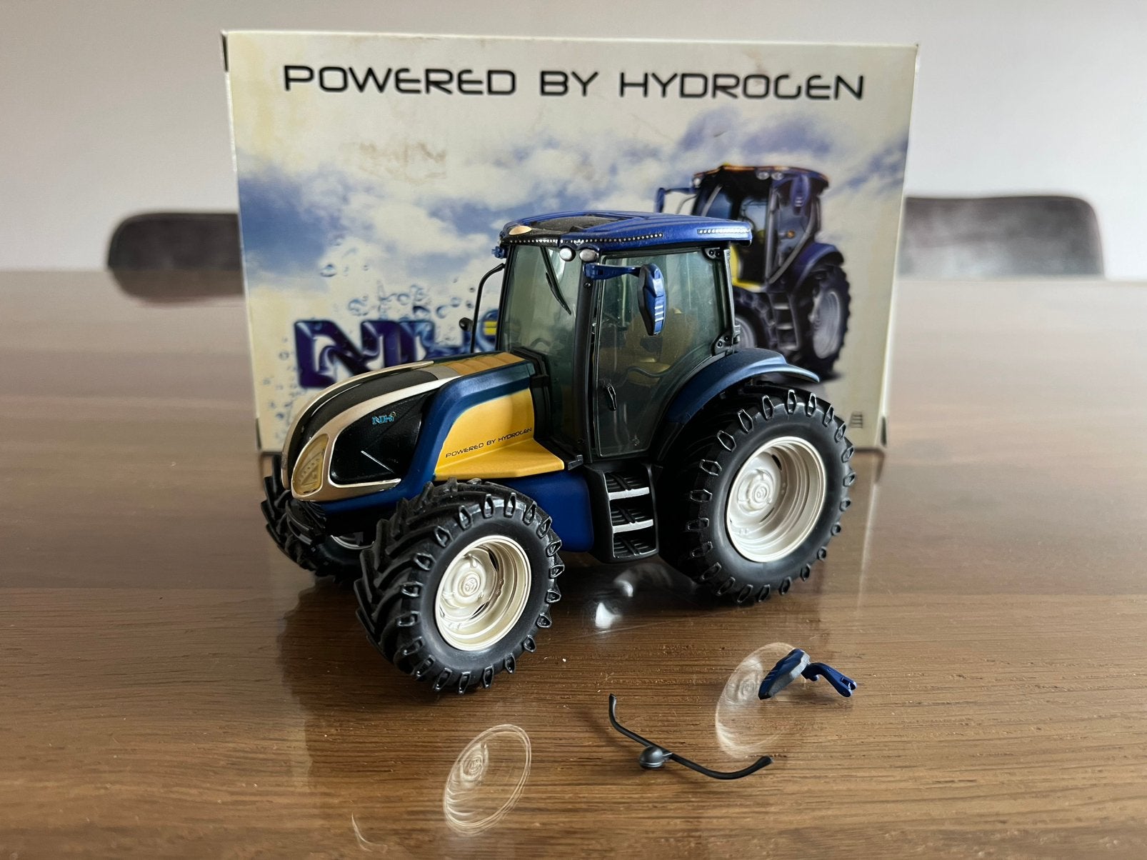 New Holland Hydrogen tractor ROS, Ophalen of Verzenden, Zo goed als nieuw, Tractor of Landbouw, Overige merken