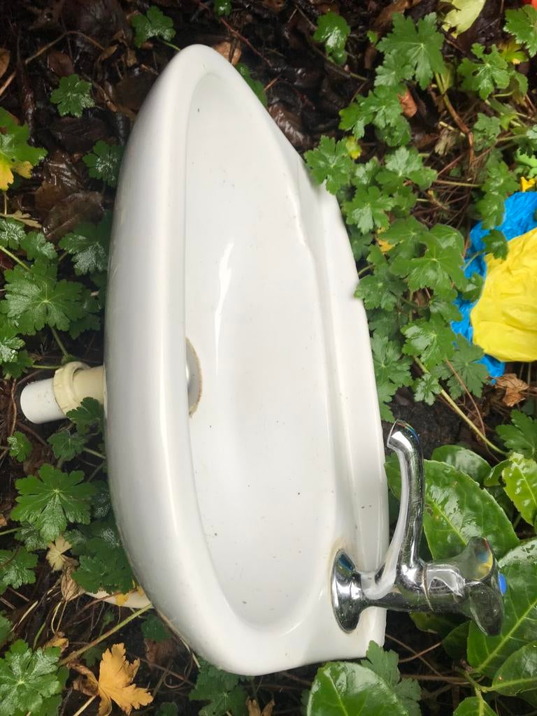 Fonteintje inclusief kraan en witte zonder kraan, planchet, Ophalen of Verzenden, Wit