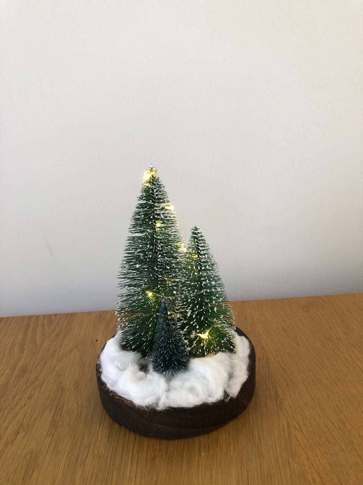 Kerstboompjes met lichtjes voor kerstdorp of bijzettafeltje, Diversen, Ophalen, Zo goed als nieuw
