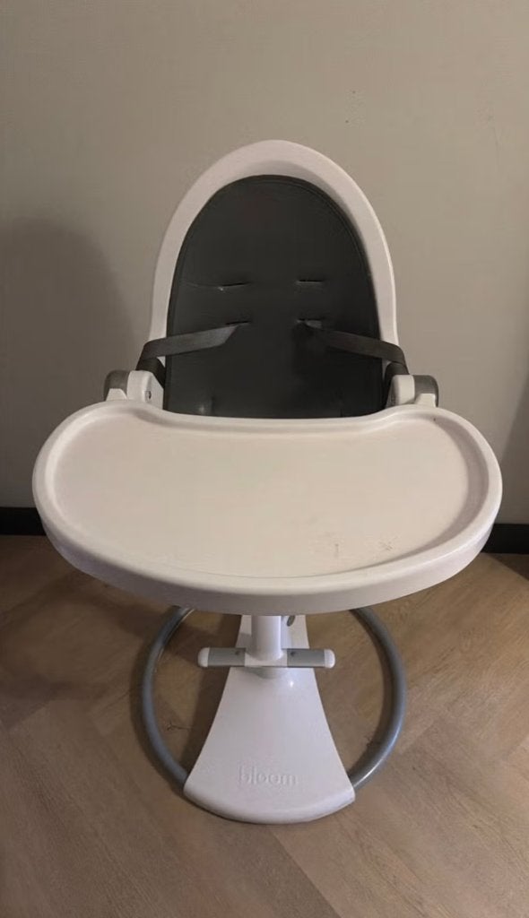 Bloom Fresco kinderstoel met eetblad - t.e.a.b., Kinderen en Baby's, Kinderstoelen, Ophalen, Gebruikt, Meegroeistoel, Gordel(s)
