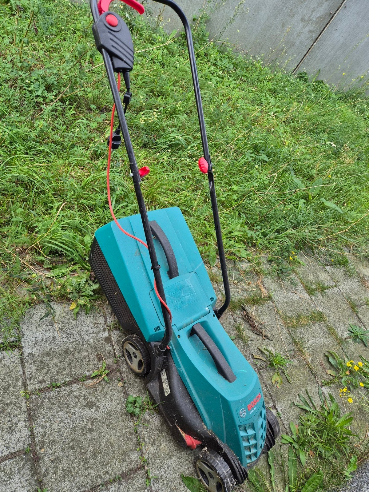 Bosch ARM 32 Elektrische Grasmaaier - Compact en Krachtig, Tuin en Terras, Cirkelmaaier, Gebruikt, Elektrische grasmaaier, Ophalen of Verzenden