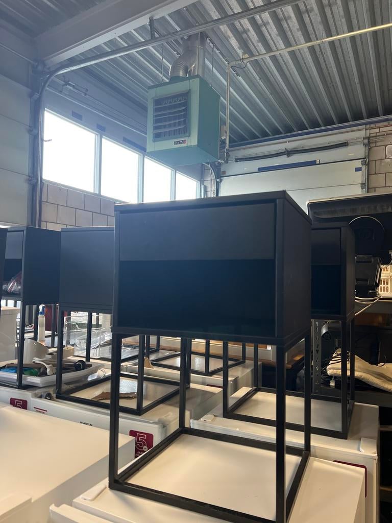 Ikea Nachtkastje, Huis en Inrichting, Slaapkamer | Nachtkastjes, Ophalen, Gebruikt, Minder dan 45 cm, Metaal of Aluminium