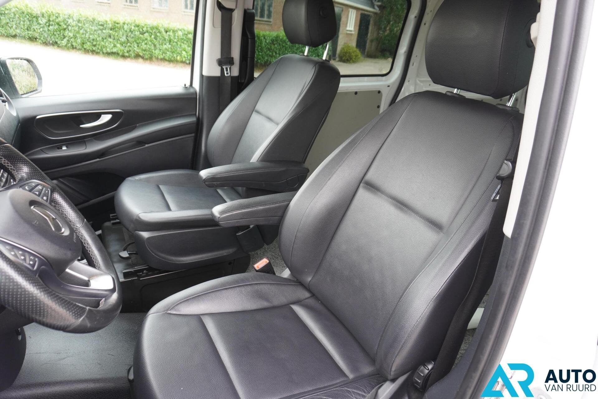Mercedes Vito 114 CDI * 2 schuifdeuren * LED * Automaat *, Automaat, Gebruikt, 4 cilinders, Zwart