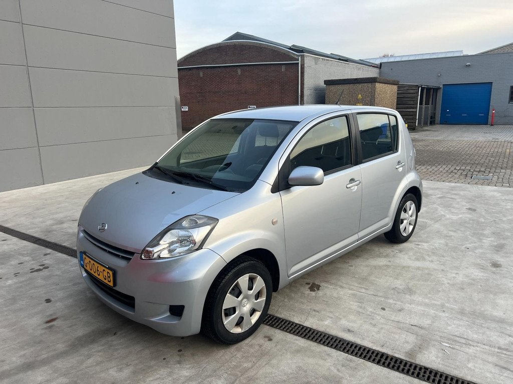 Daihatsu Sirion 2 1.0-12V Slim airco apk aflevering, Auto's, Daihatsu, Voorwielaandrijving, Euro 5, Gebruikt, Elektrische ramen