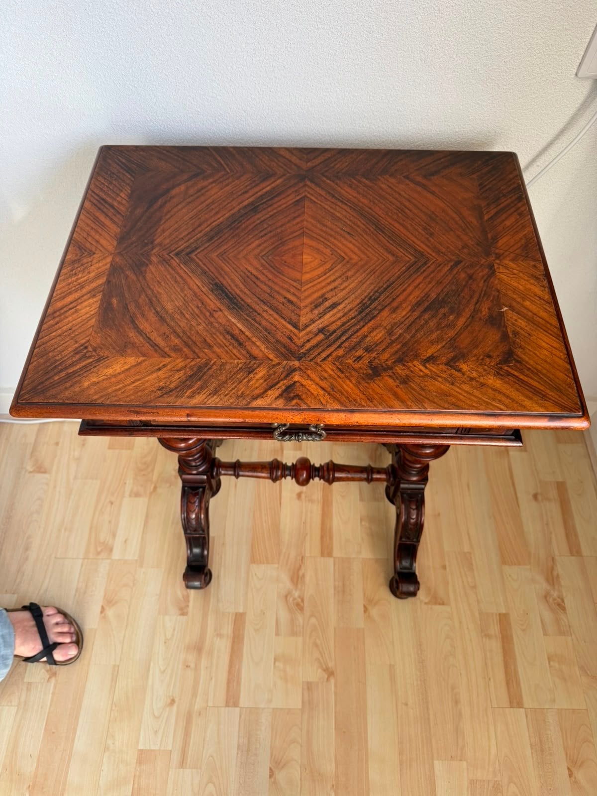 Antieke bijzettafel / naaitafel met lade en opbergvakken, Ophalen