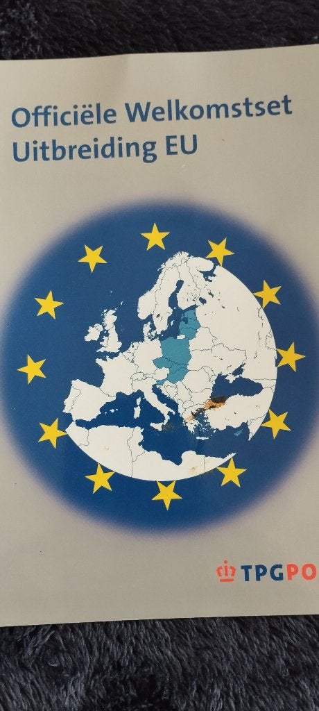 EU Uitbreidingsset 2004 - 5 Euro Zilver + Postzegels, Hobby en Vrije tijd, Verzenden, Zo goed als nieuw