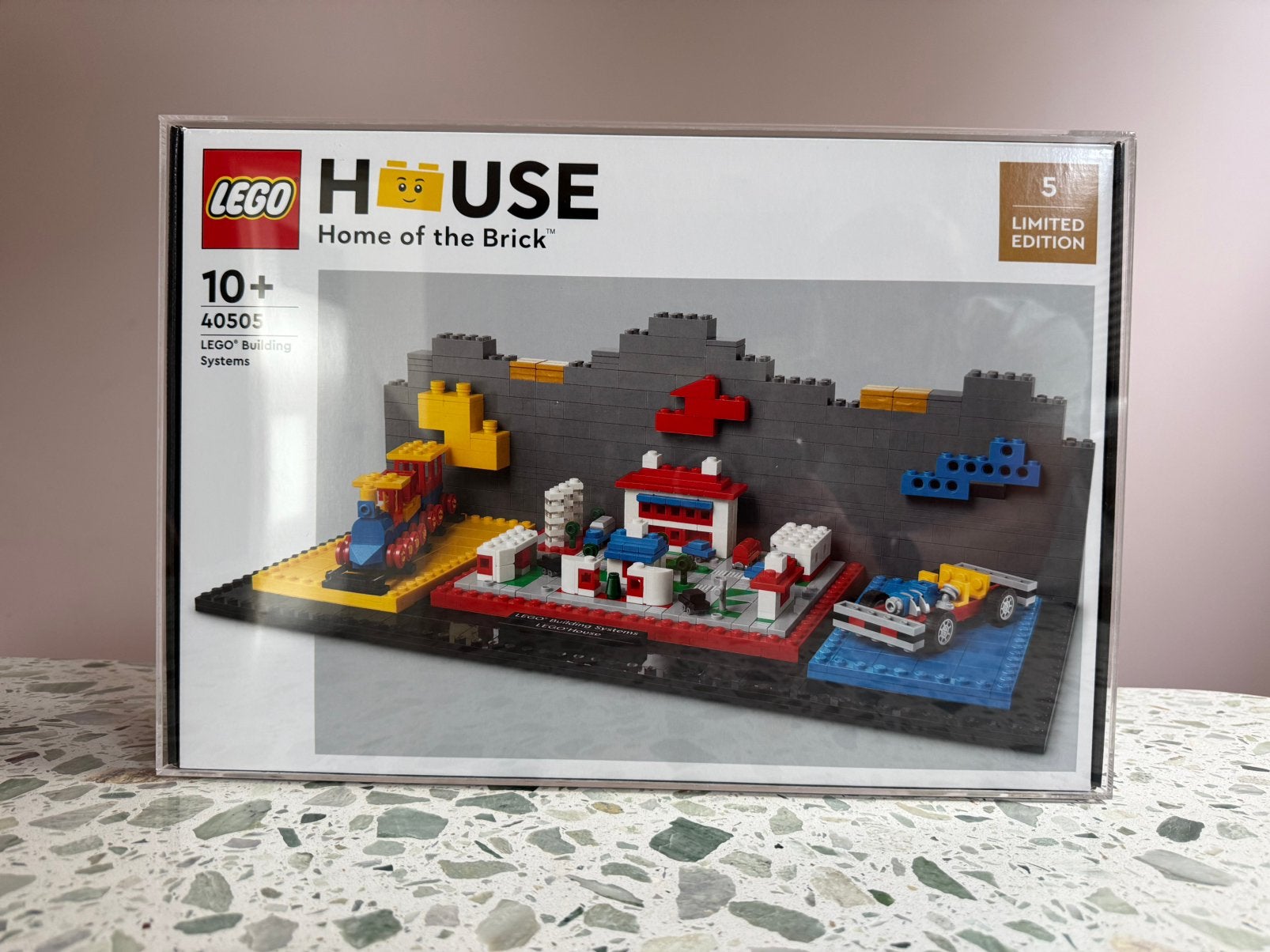 LEGO 40505 – LEGO House – Sealed in Acryl Case, Overige thema's, Lego, Nieuw, Ophalen of Verzenden