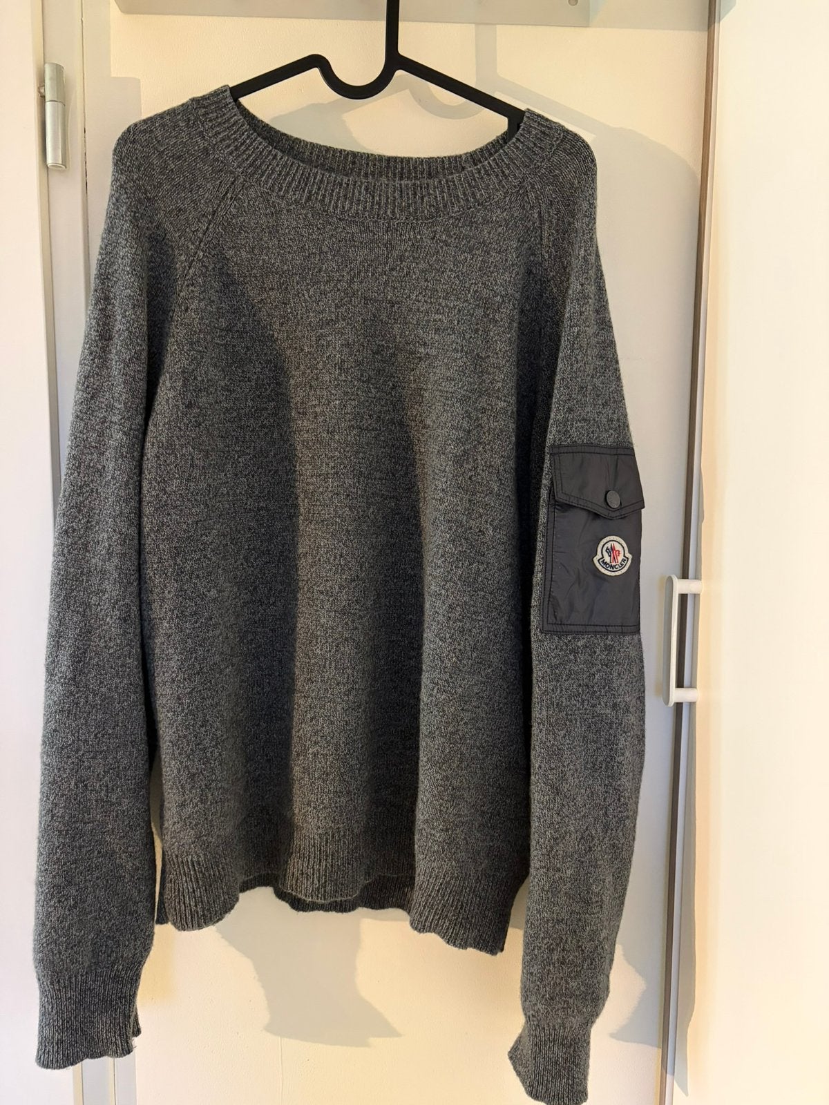 Moncler trui maat M, Ophalen of Verzenden, Zo goed als nieuw, Maat 48/50 (M), Grijs