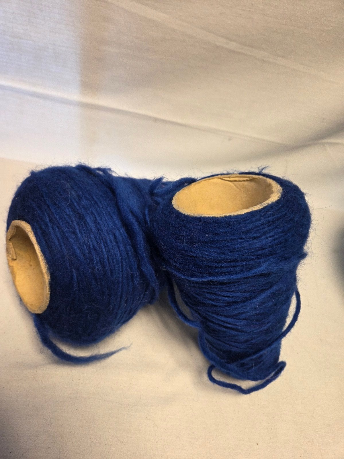 748 gram donkerblauwe wol, Ophalen, Gebruikt, Breien of Haken, Wol of Garen