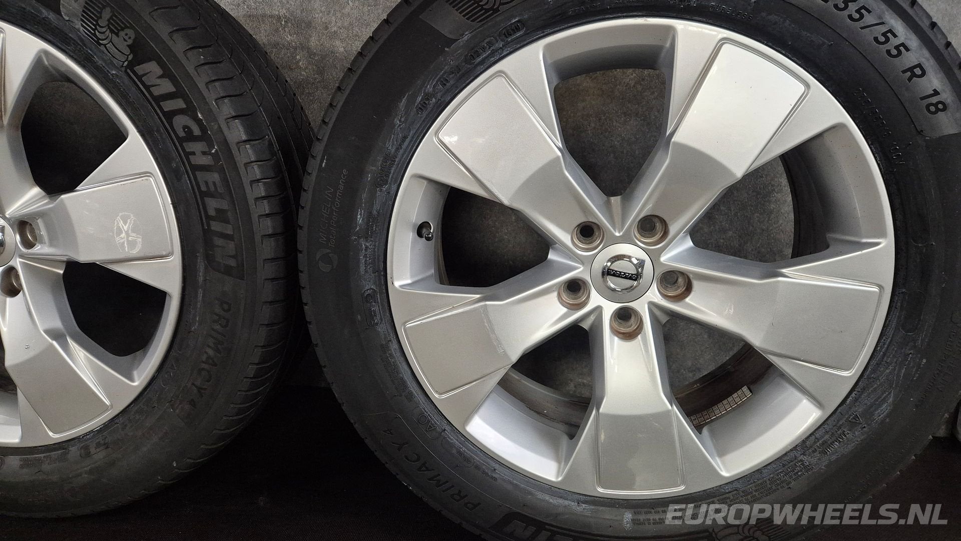 18 inch Volvo velgen XC40 zomerbanden R Design V90 CC, Auto-onderdelen, 18 inch, Gebruikt, -, -