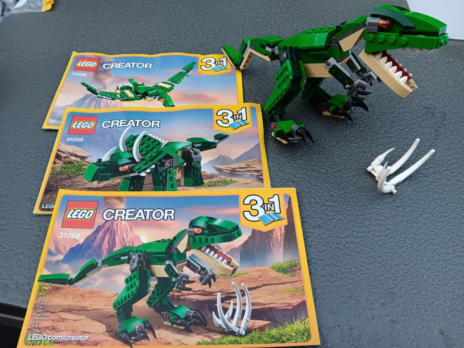 LEGO Creator 3in1 Dinosaurus (31058) met instructies, Ophalen of Verzenden