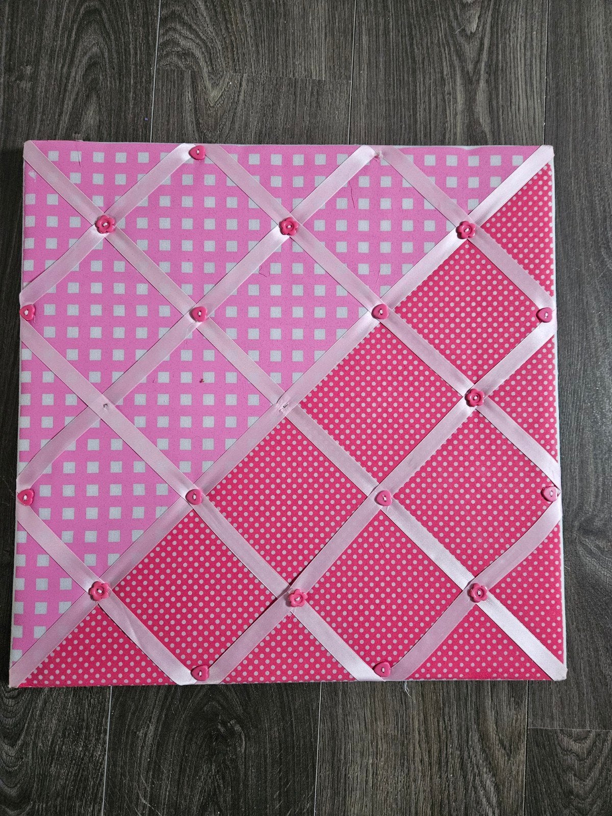 Roze prikbord/fotobord met linten en bloemknoppen, Ophalen, Gebruikt, Overige stijlen, Roze