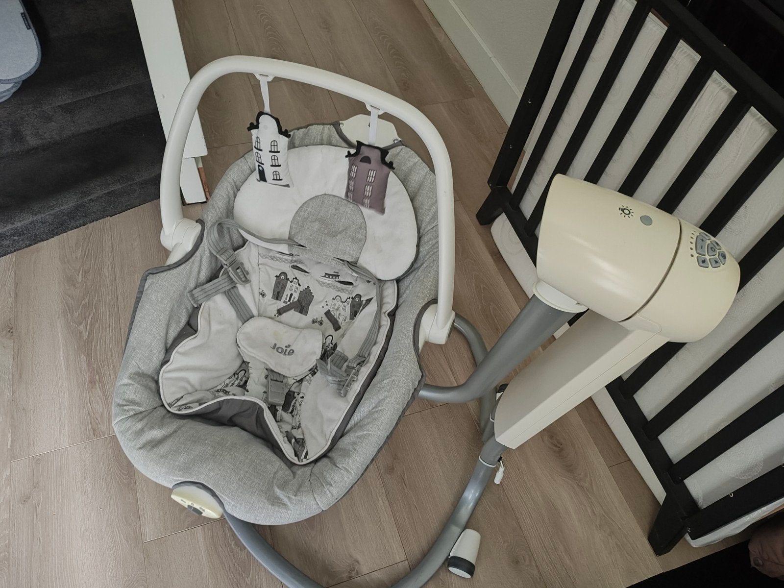 Joie Serina 2-in-1 Schommelstoel en Wipstoel, Ophalen, Gebruikt