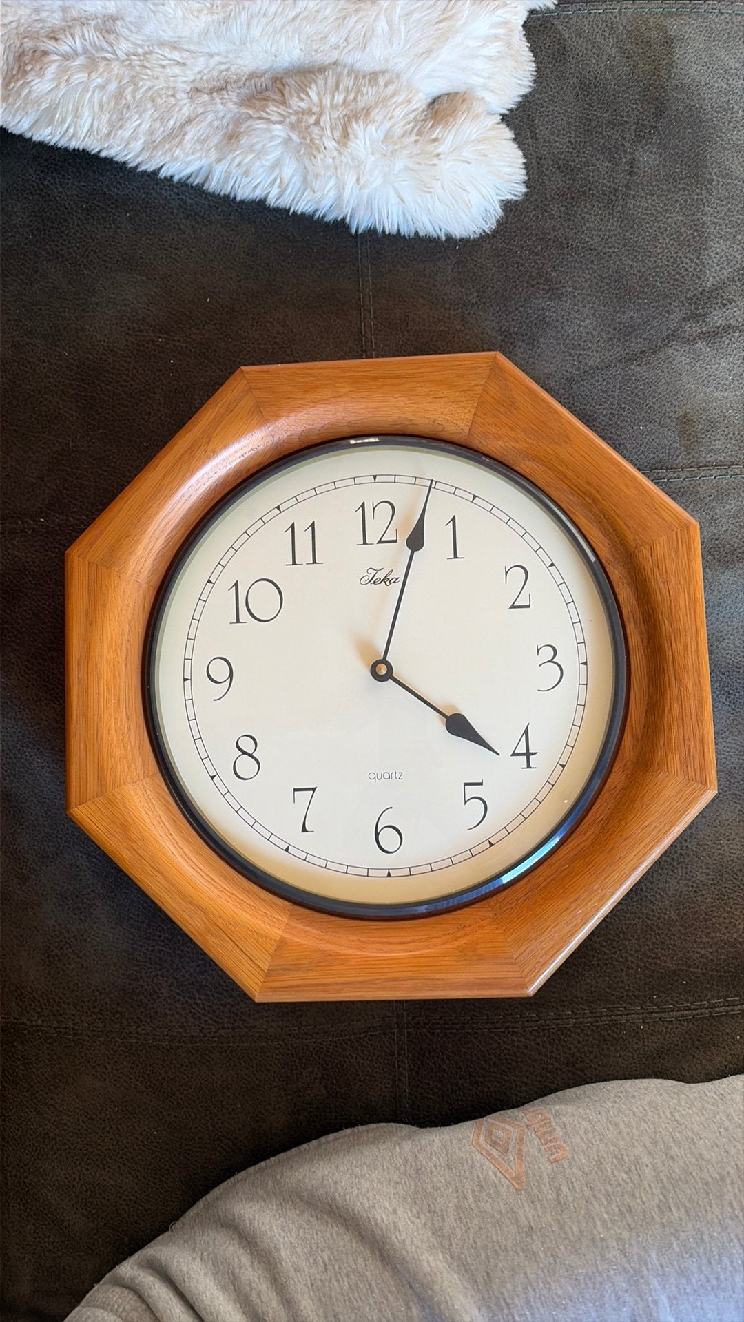 Jeka eikenhouten wandklok, Antiek, Bulova, Analoog, Ophalen of Verzenden