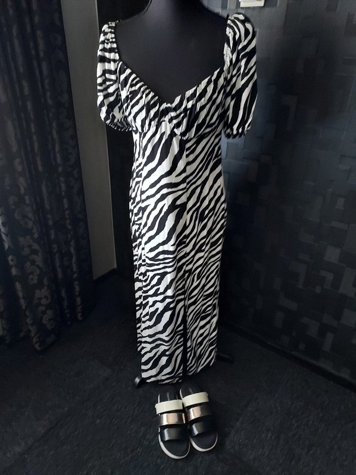 Zwart-witte zebraprint maxi jurk van Amisu, Overige kleuren, Maat 42/44 (L), Nieuw, Ophalen of Verzenden