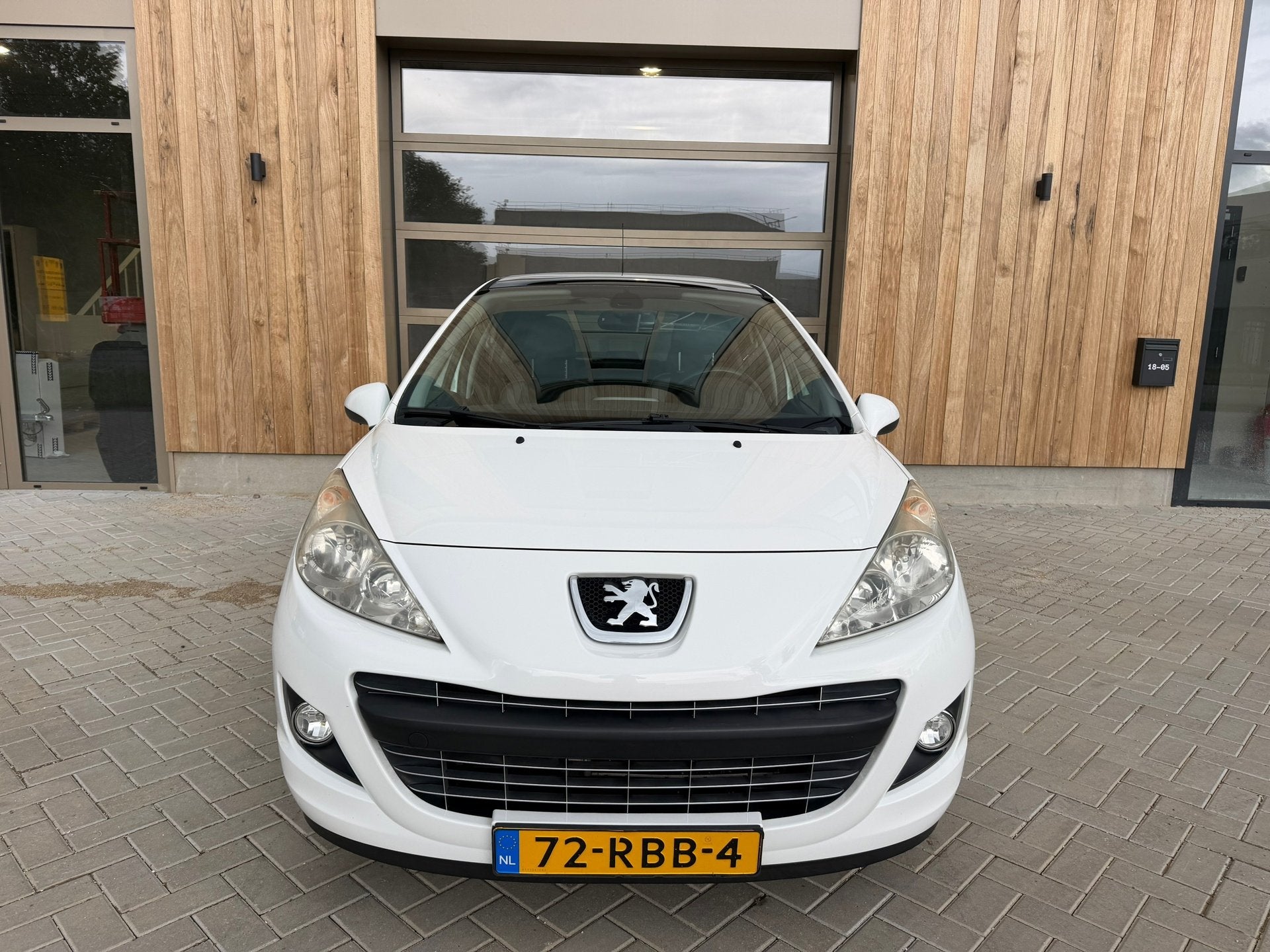 Peugeot 207 1.6 VTi Allure 5DRS|Clima|Cruise Controle|Parkee, Voorwielaandrijving, Euro 5, Gebruikt, Zwart