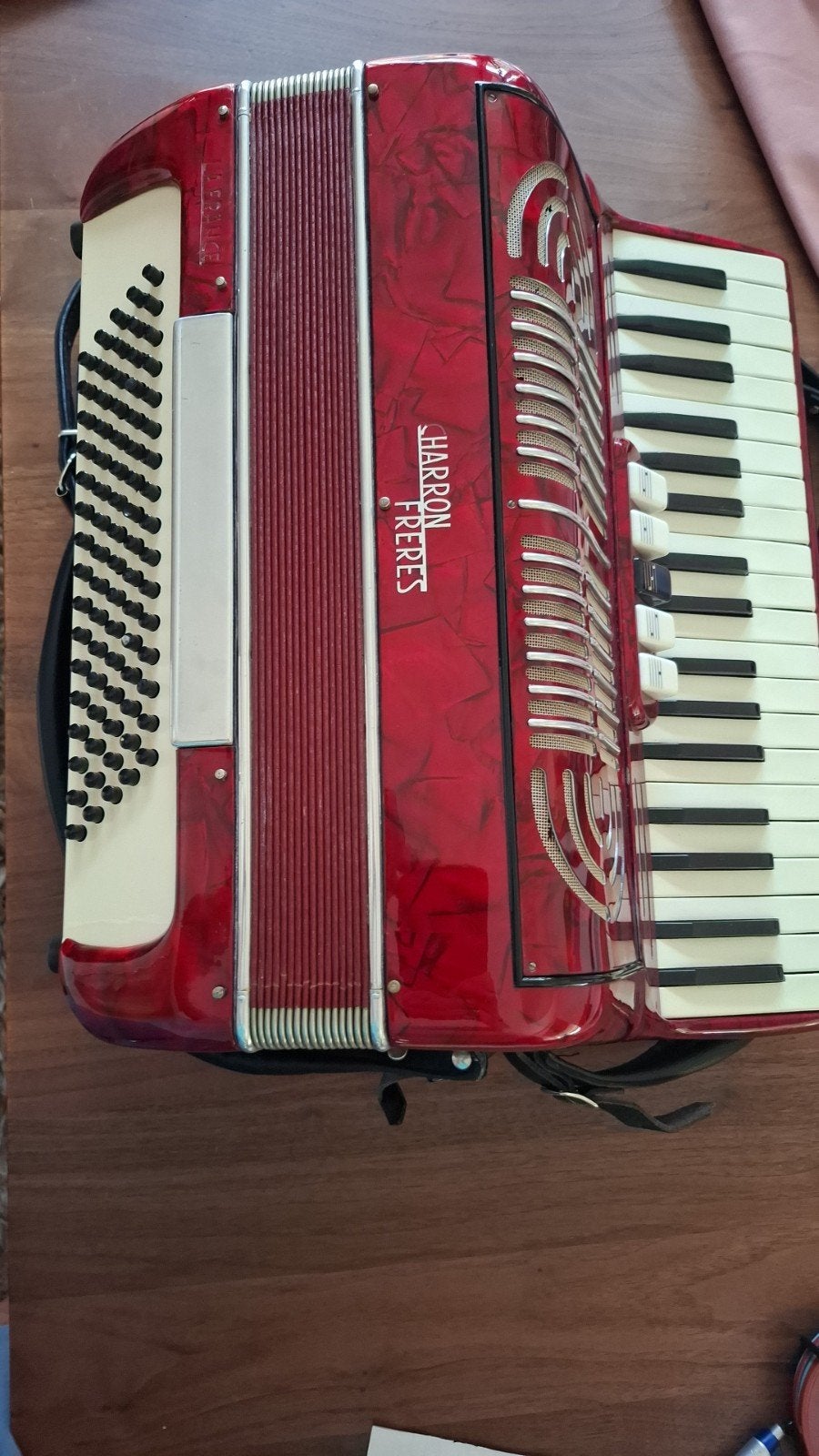 Rode Charron Freres Accordeon met Koffer, Gebruikt, 80-bas, Met koffer, Ophalen