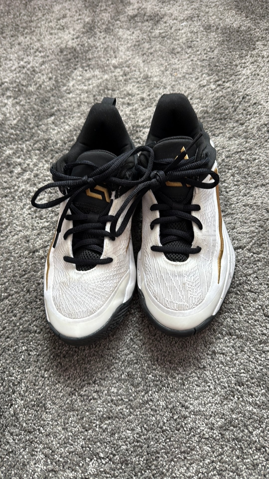 Basketbalschoenen Nike maat 35,5, Ophalen of Verzenden, Zo goed als nieuw, Schoenen