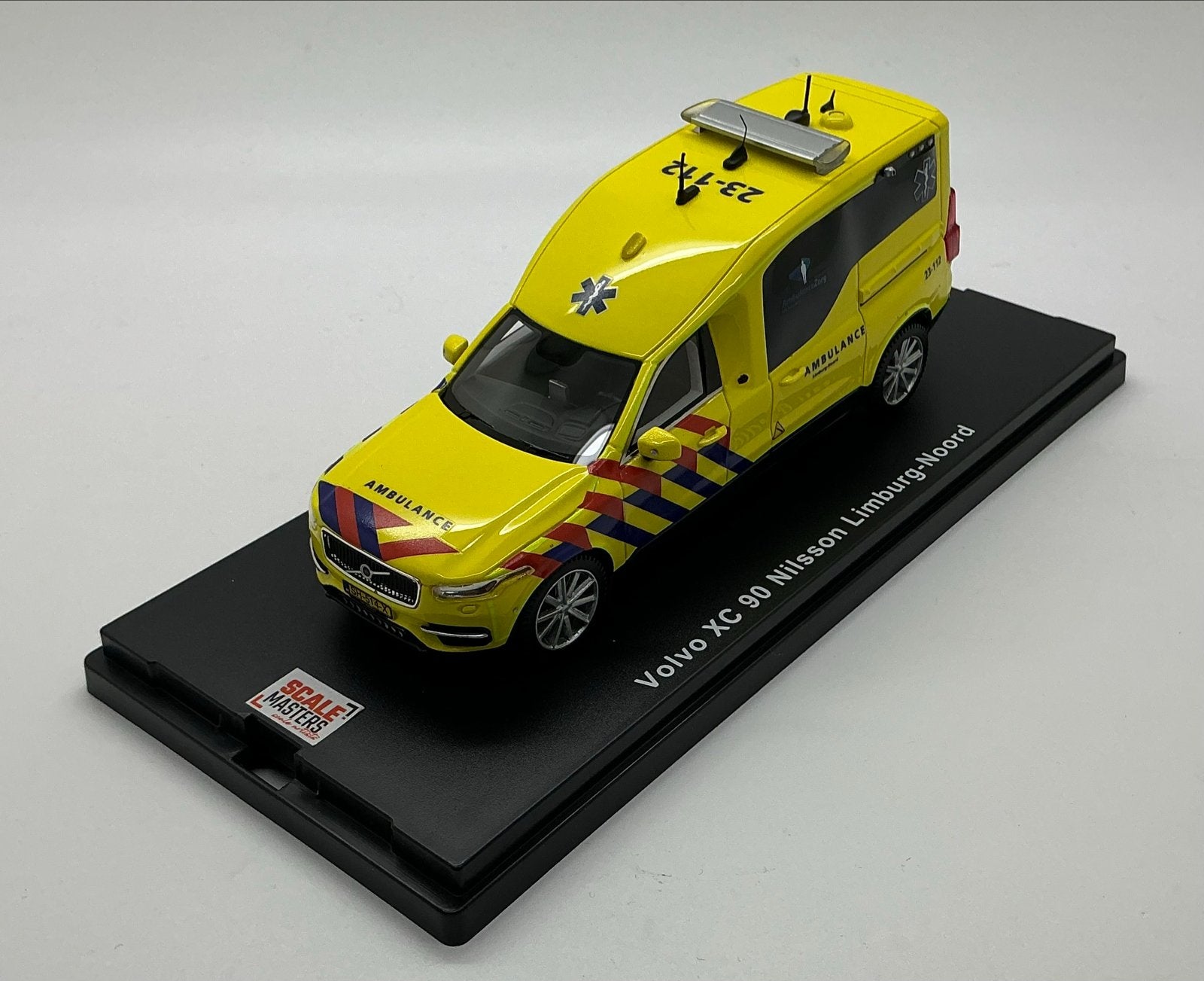 Volvo XC90 Nilsson Ambulance Limburg-Noord 1/43 scalemasters, Ophalen of Verzenden, Nieuw, Overige typen