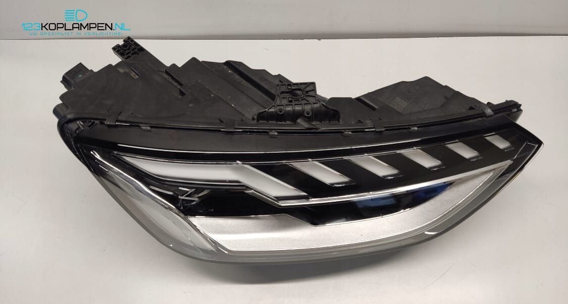 Audi A4 B9 8W Facelift Full Led koplamp rechts, Gebruikt, -, -, -