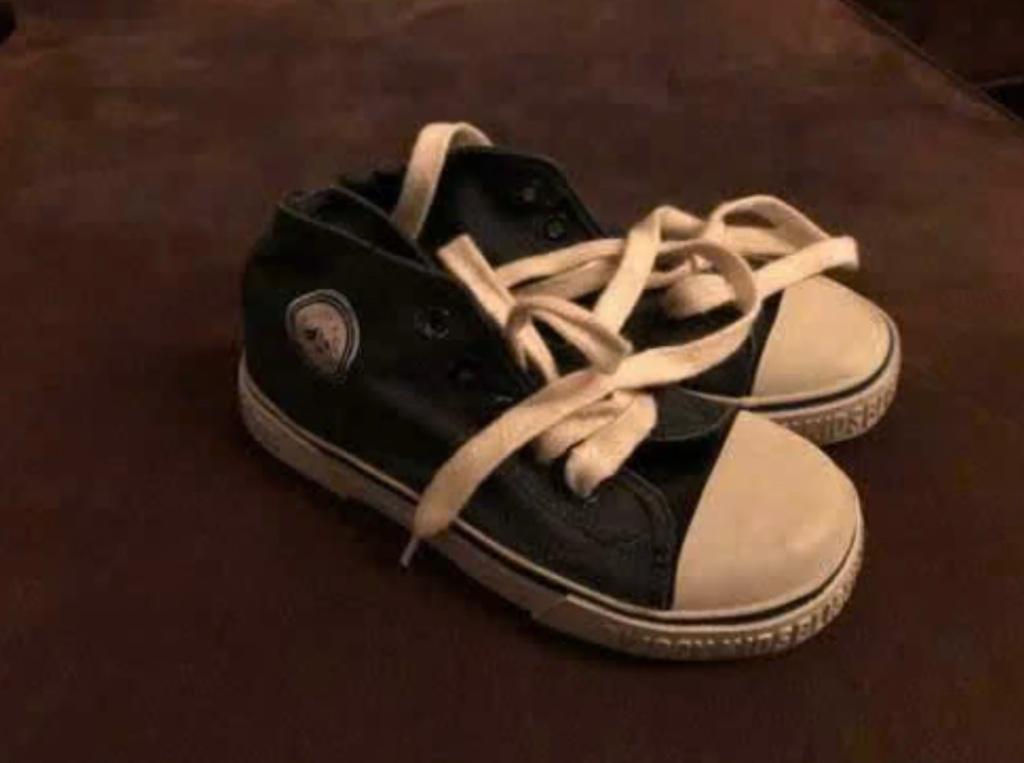 blauwe gymschoenen met veters in maat 26, Kinderen en Baby's, Kinderkleding | Schoenen en Sokken, Ophalen, Gebruikt, Sportschoenen