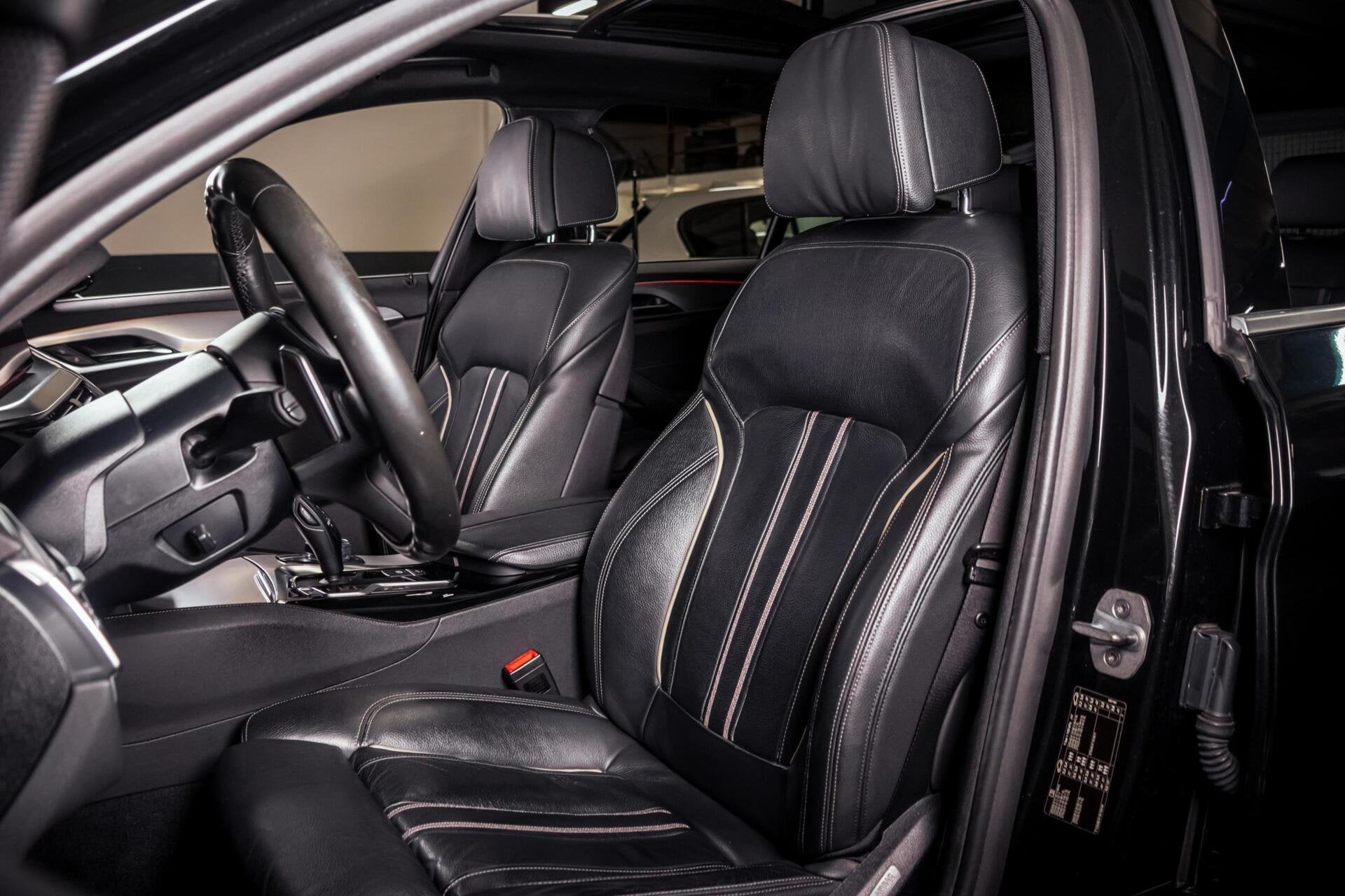 BMW 5-serie Touring 520i 3X M-Sport|Pano|360 Cam|Trekhaak|Co, Automaat, 1998 cc, Achterwielaandrijving, Gebruikt