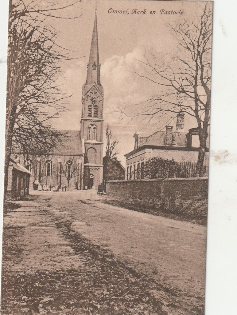 Ommel (Asten, N.Br.) - Kerk en Pastorie, ca. 1928., Ophalen of Verzenden, 1920 tot 1940, Gelopen, Noord-Brabant