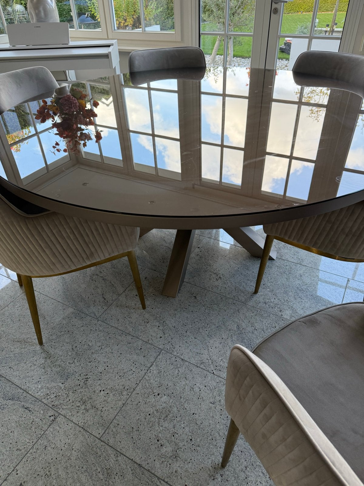 Ronde eettafel van PUUR met glazen blad, Ophalen, 150 tot 200 cm, Rond, Zo goed als nieuw