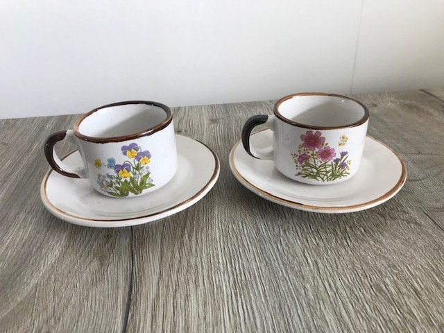 2 Wild Flower kop en schotels, Antiek en Kunst, Antiek | Servies los, Ophalen of Verzenden