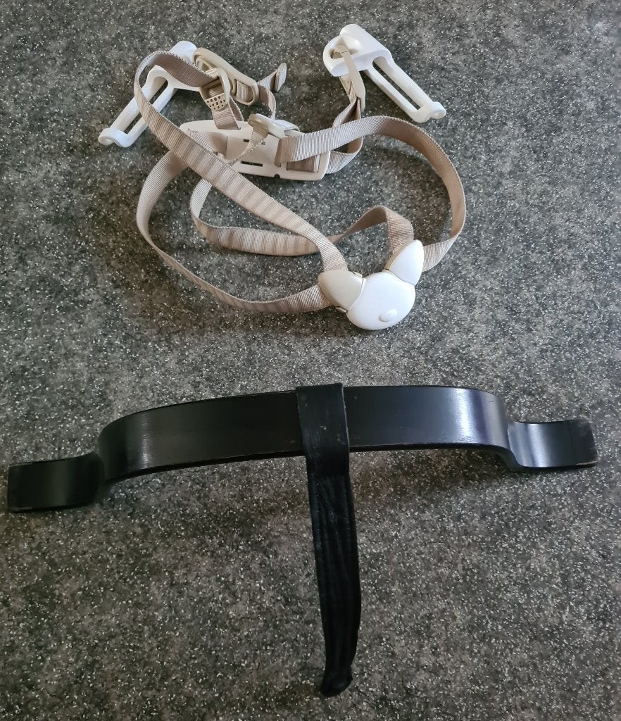 Oude model zwarte houten beugel+leertje+stokke gordel, Ophalen of Verzenden, Gebruikt, Meegroeistoel, Aanschuifbaar