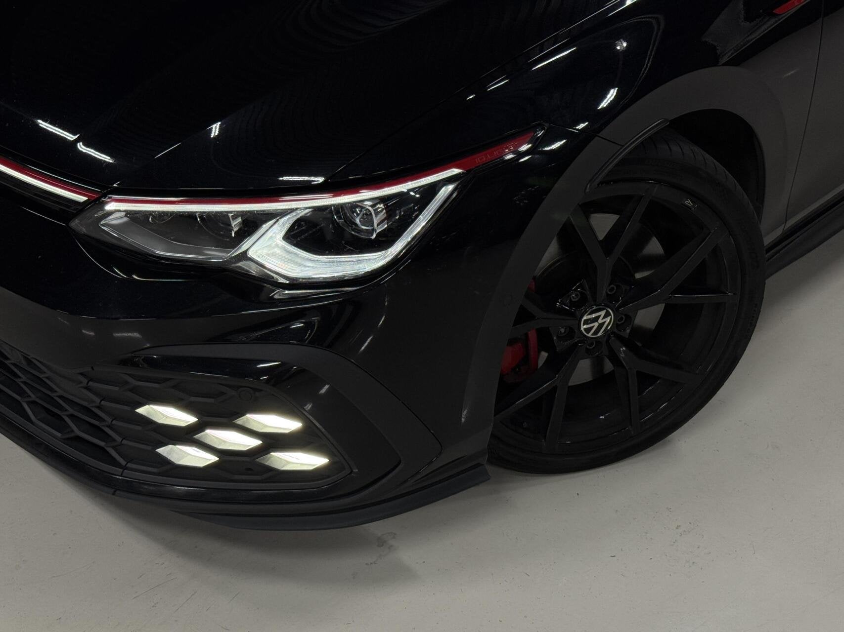 Volkswagen Golf 2.0 TSI GTI | Pano | H&K | HuD | Sfeer | Vol, 730 kg, Euro 6, 4 cilinders, Automatische klimaatregeling