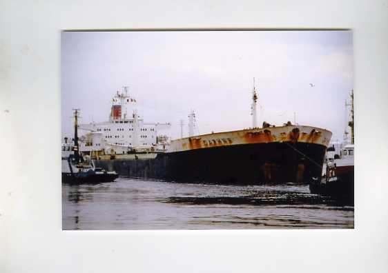 scheepvaart-foto-daphne 1966-shell, Verzamelen, Scheepvaart, Ophalen of Verzenden, Zo goed als nieuw, Motorboot, Boek of Tijdschrift
