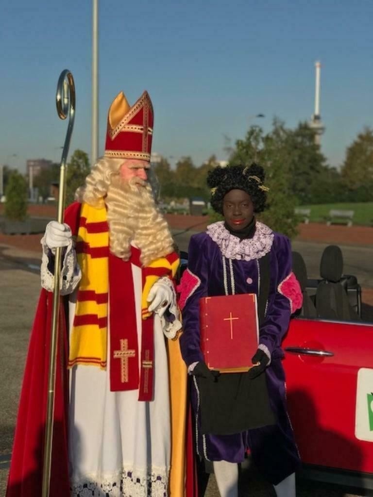 Sinterklaas  en 2 aan 3 Roetveeg pieten  reserveer optijd, Diversen, Ophalen of Verzenden, Nieuw