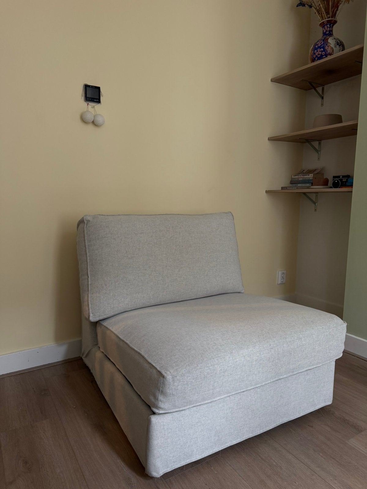 IKEA KIVIK slaapstoel, Huis en Inrichting, Slaapkamer | Slaapbanken, Ophalen, Zo goed als nieuw, Eenpersoons, 90 cm