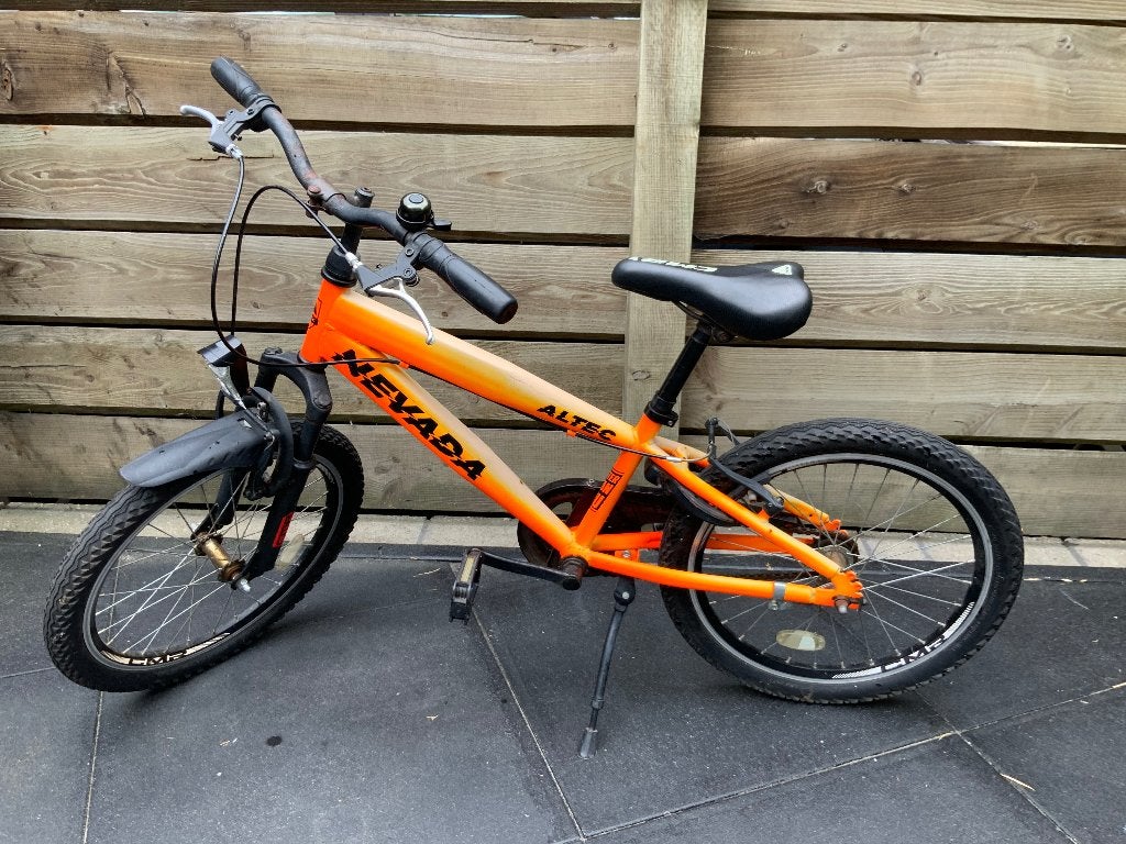 Kinderfiets mountainbike Altec nevada 20 inch, Fietsen en Brommers, Fietsen | Jongens, Ophalen, Gebruikt, Velgrem, Handrem