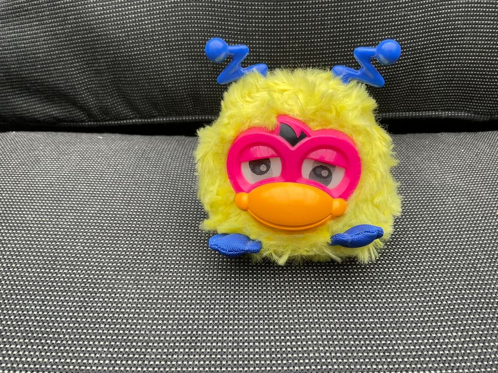 Nieuwe zgan gele Furby speelgoed, werkt. Geluid licht, Ophalen, Zo goed als nieuw