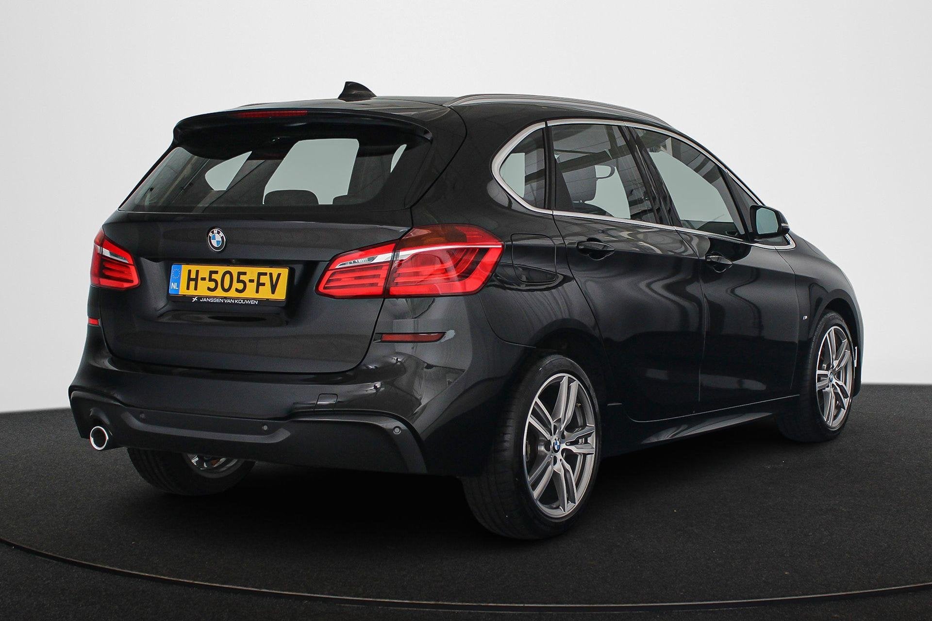 BMW 2-serie Active Tourer 218i High Executive Edition M Spor, Auto's, BMW, Gebruikt, Zwart, Bedrijf, 19 km/l