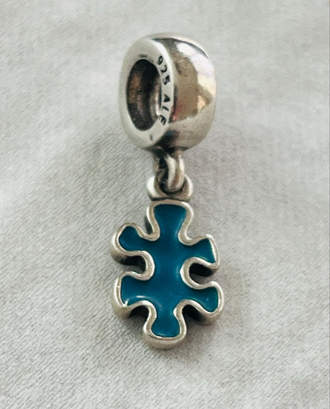 Pandora bedel puzzelstukje blauw zilver 790486EN01, Verzenden, Pandora, Zo goed als nieuw, 1 bedel