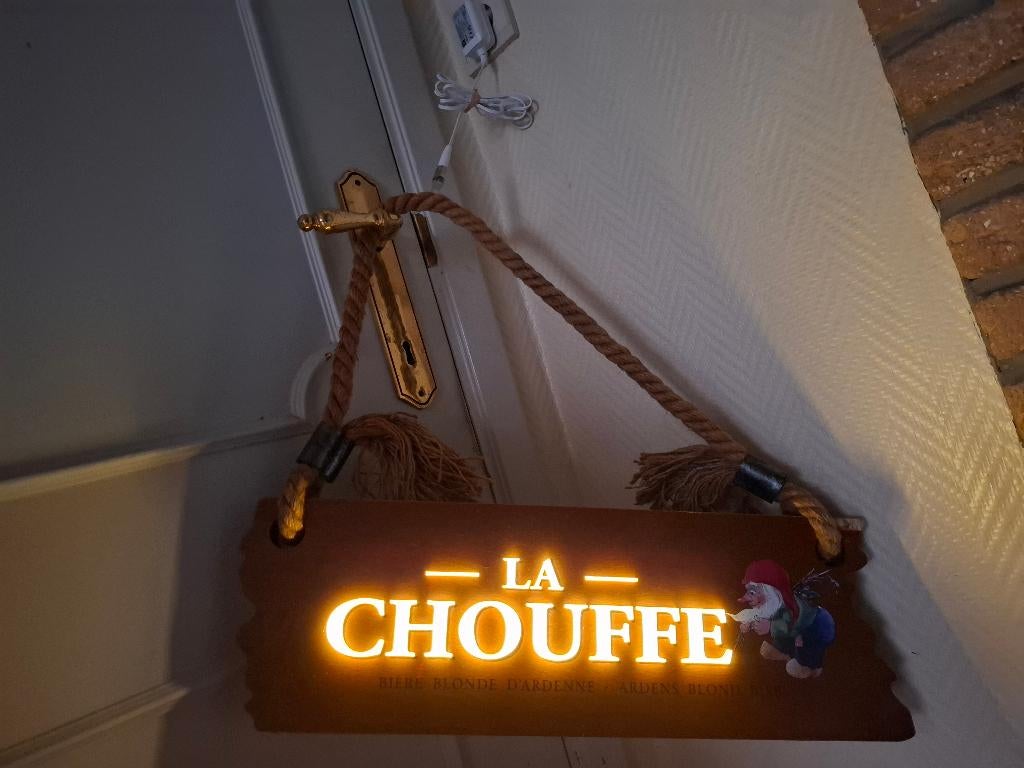 lichtreclame La chouffe bier, Verzamelen, Merken en Reclamevoorwerpen, Ophalen of Verzenden, Nieuw, Lichtbak of (neon) lamp