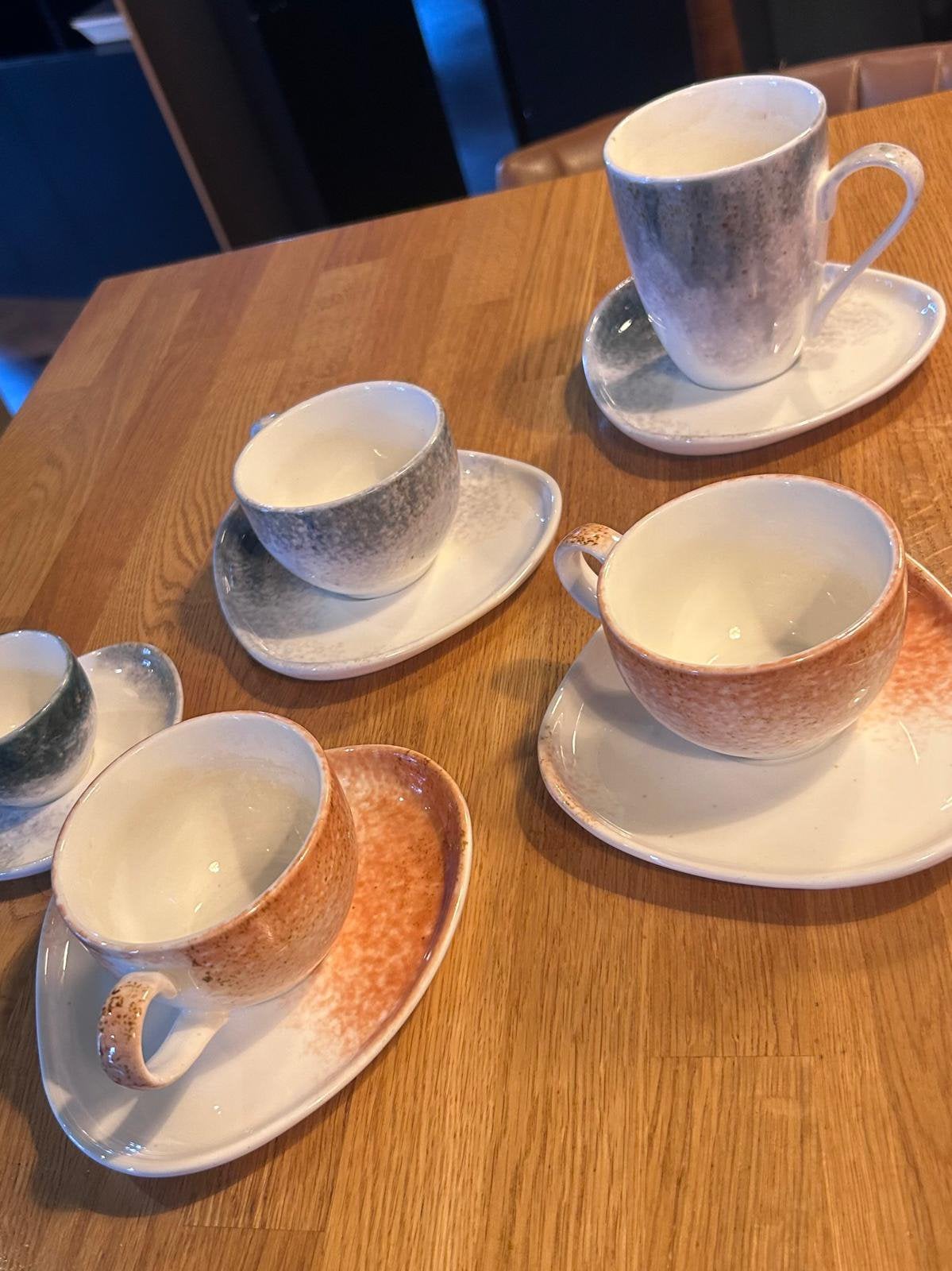 Compleet koffieservies (horeca); ook per stuk te koop, Ophalen, Zo goed als nieuw, Porselein, Overige stijlen
