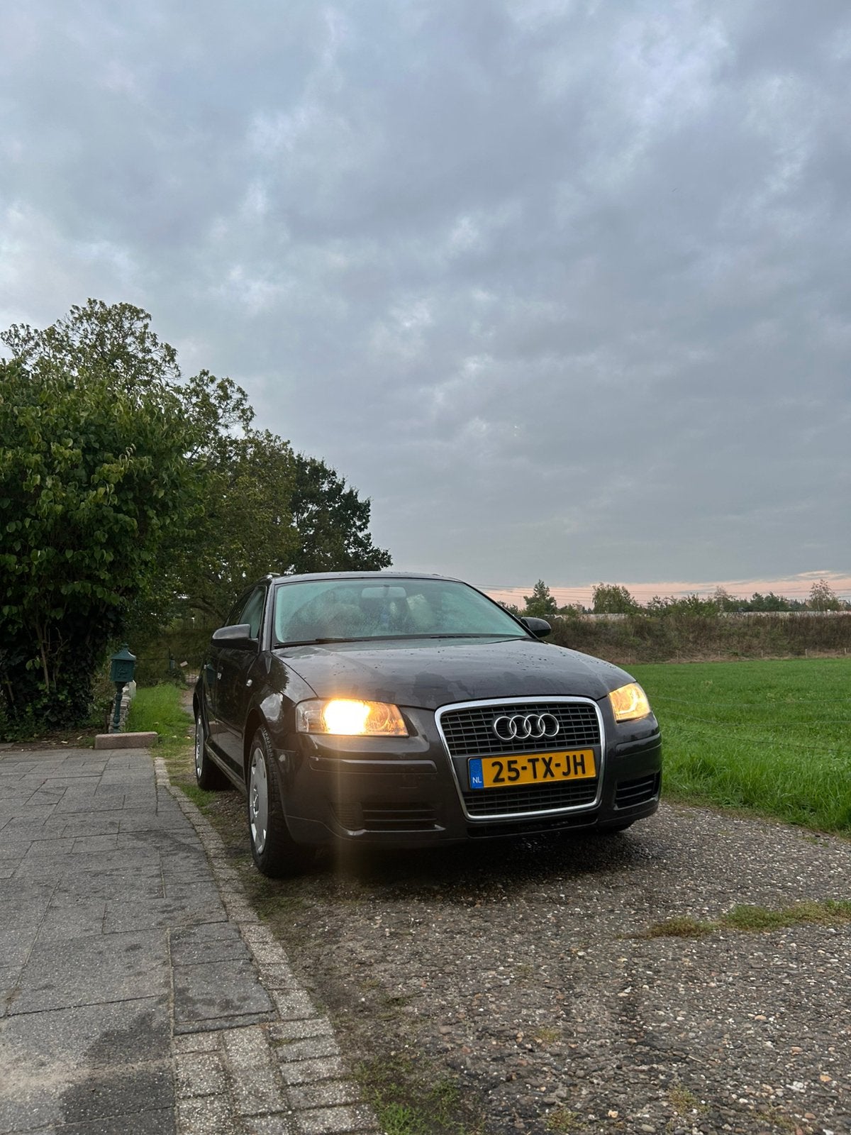 Audi A3 1.6 Sportback 85KW 2007 Grijs, Auto's, Voorwielaandrijving, Zwart, 4 cilinders, Origineel Nederlands