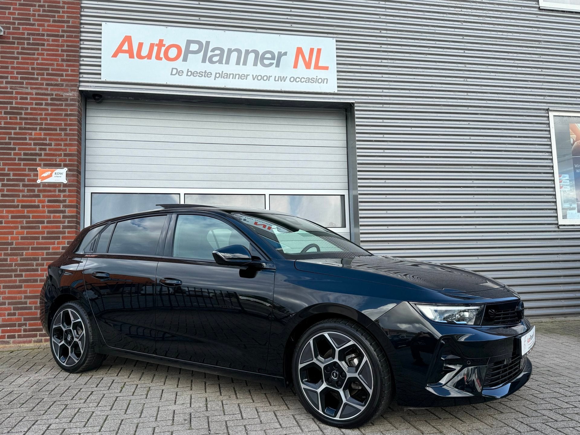 Opel Astra 1.2 Turbo Ultimate! Incl. Btw! 360 Camera! Pano, Dealer onderhouden, Gebruikt, Zwart, 1199 cc